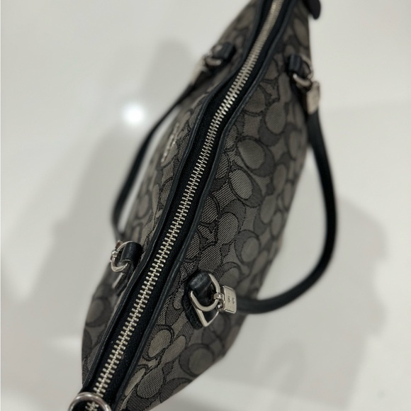 Coach signature handbag, black leather - Picture 10 of 14